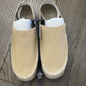 Size 12 Mens Santa Cruz Soft Crocs